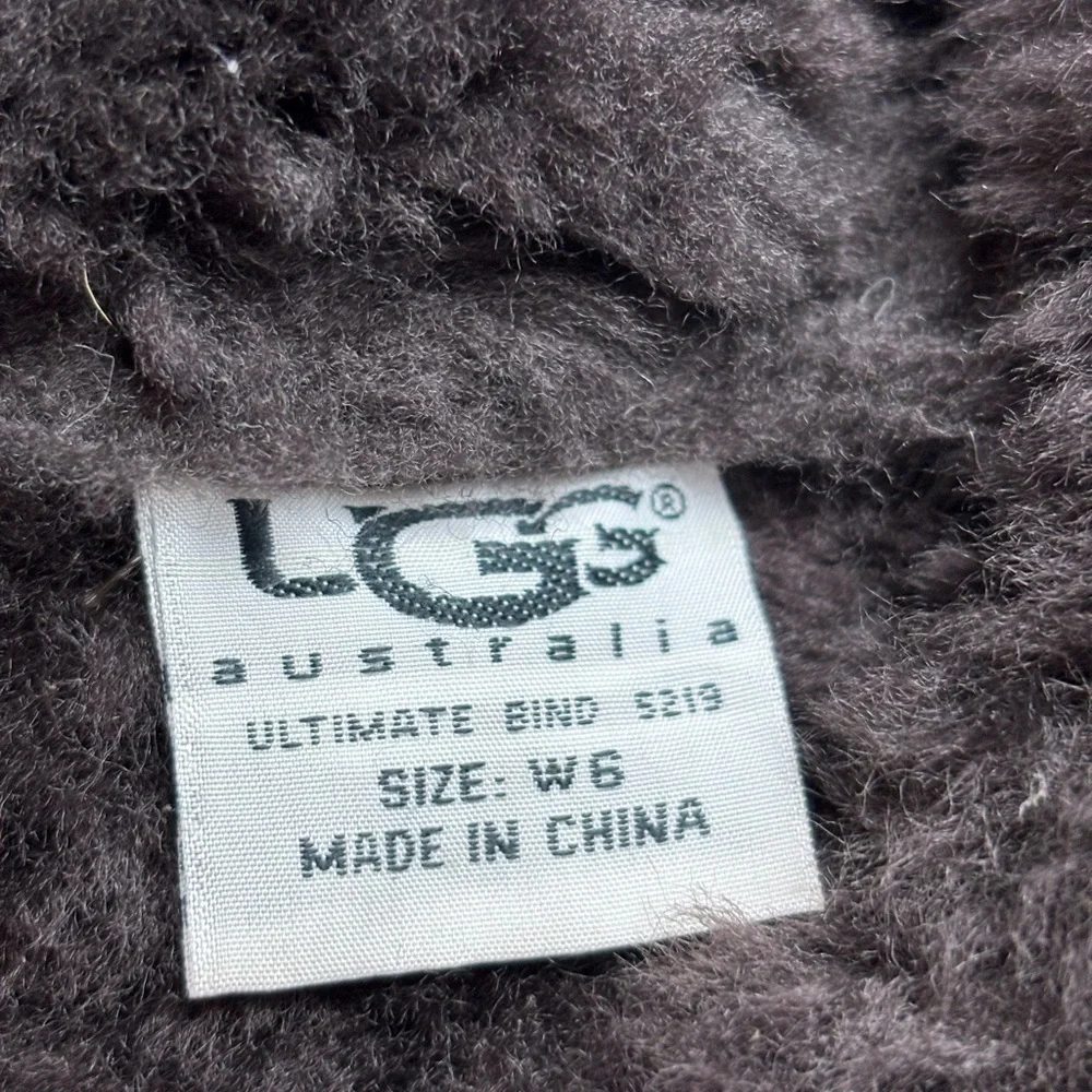 UGG warm stylish